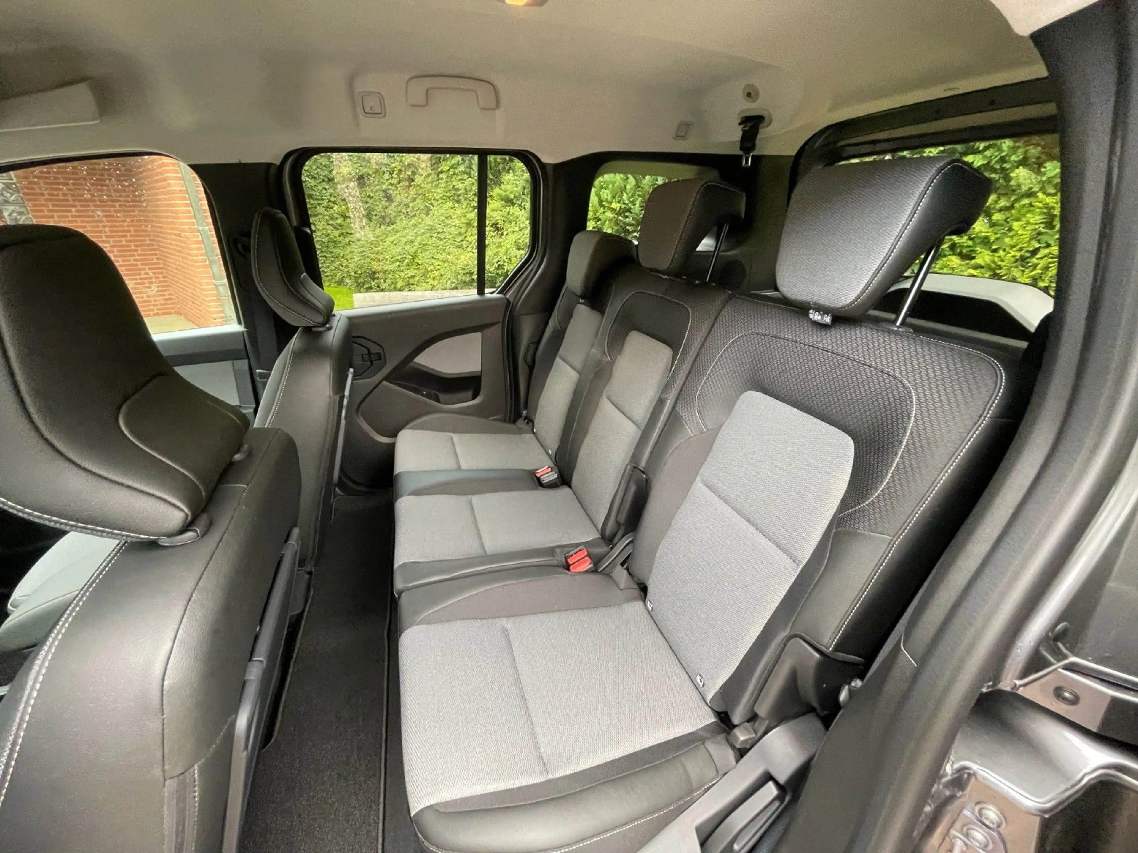 Renault Kangoo III E-Tech Electric Techno — photo 14