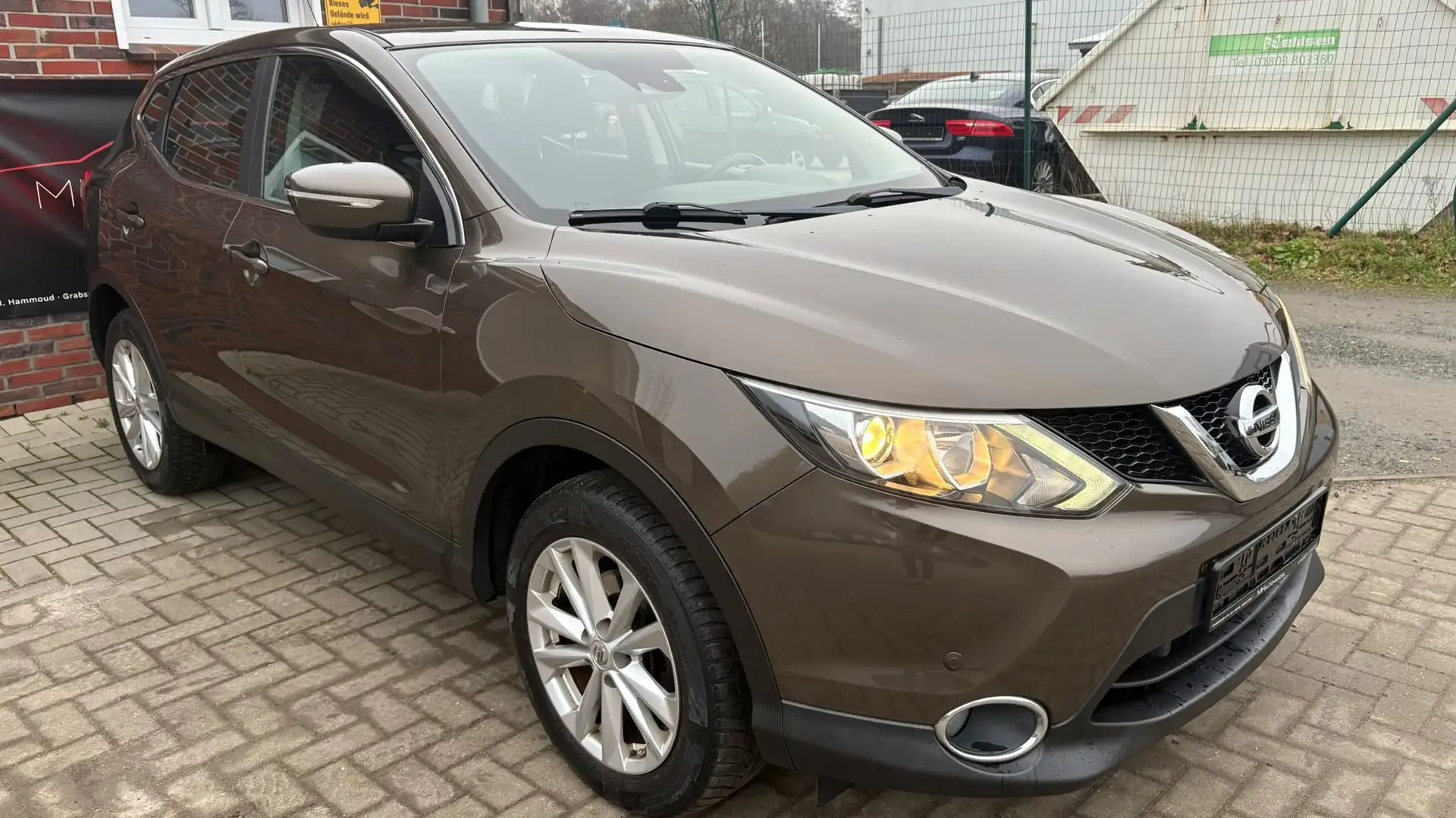 Nissan Qashqai 1.2 Acenta*Scheckheft*2.Hand*Sitzhzg*Finanzierung* Braun - 2