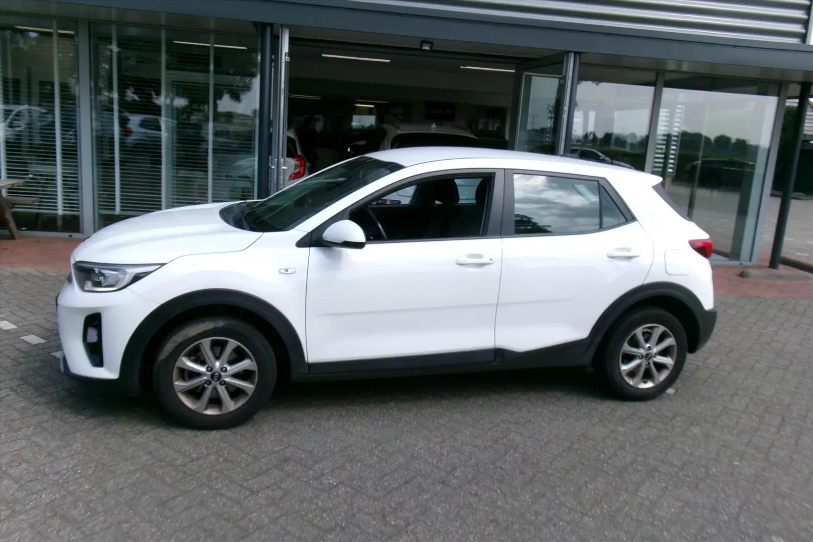 Kia Stonic 1.2 MPi ComfortPlusLine Navigator Org. Ned. 4-cili Blanco - 2
