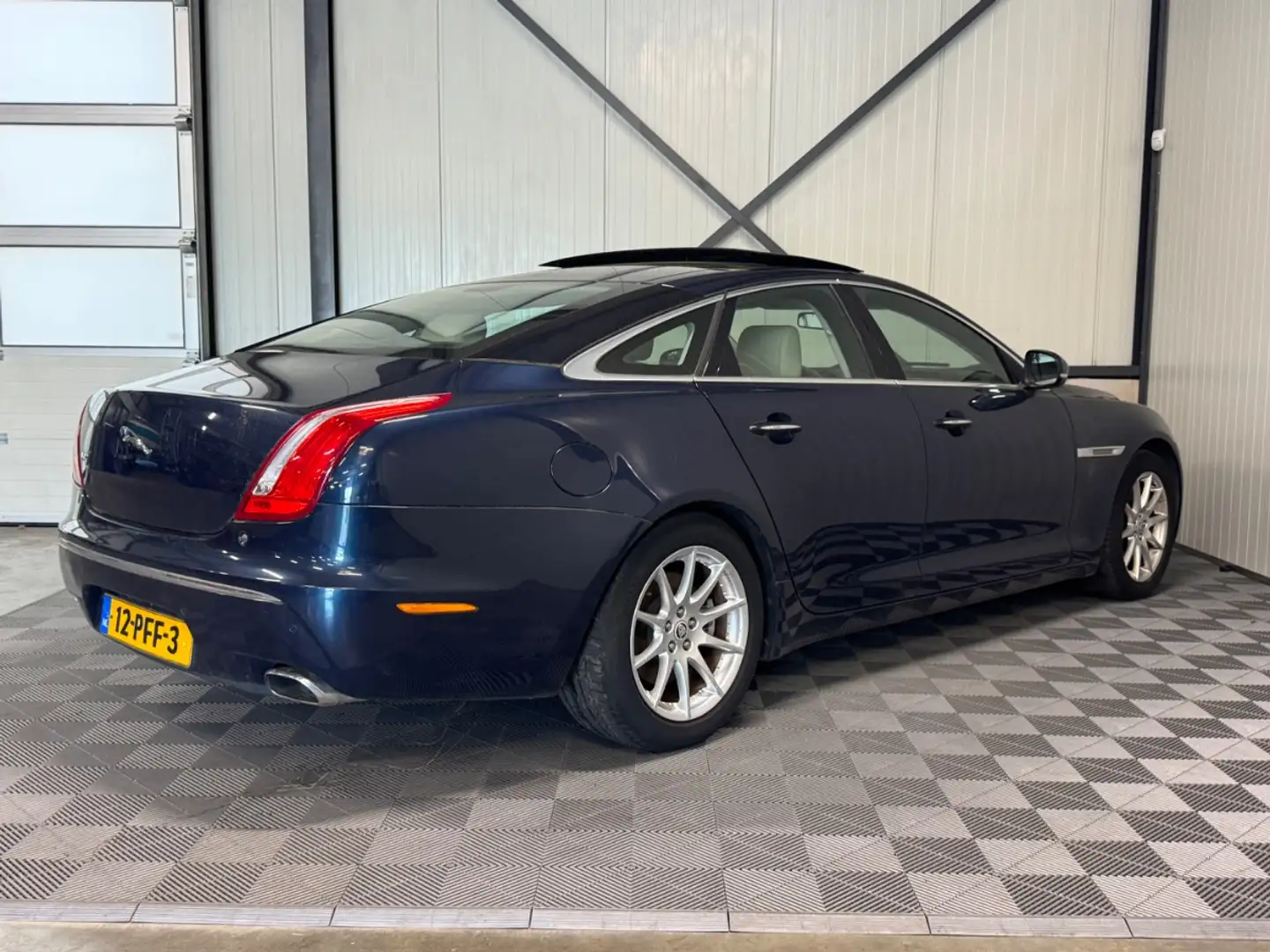 Jaguar XJ 3.0D V6 Aut 202kw | Premium Luxury | Leer Azul - 2