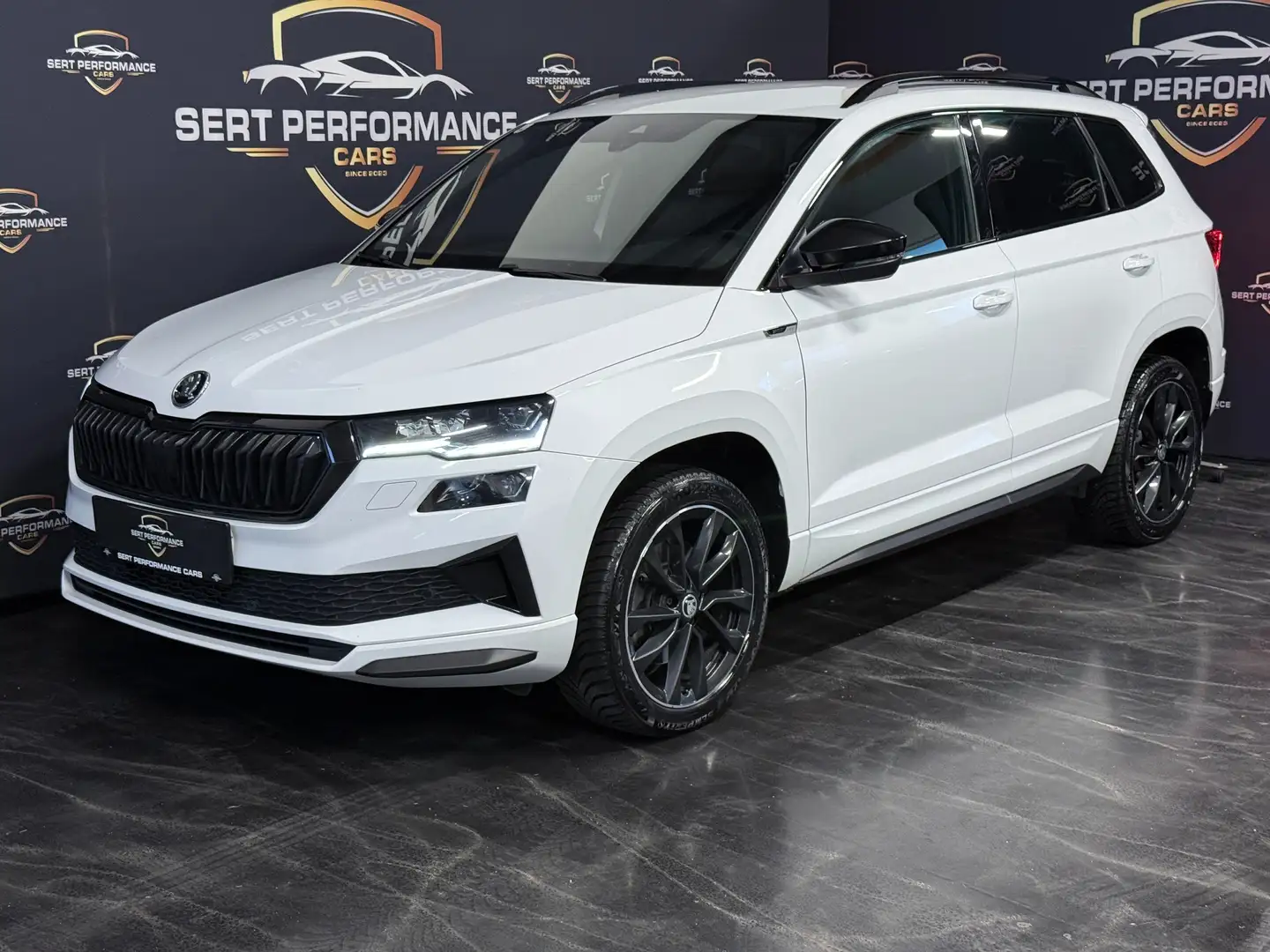 Skoda Karoq Karoq 2,0 TDI DSG Sportline Weiß - 1