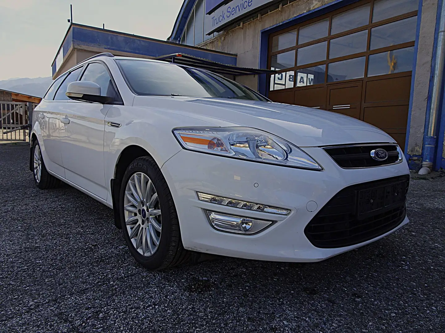Ford Mondeo Champions Edition 2,0 TDCI Weiß - 2
