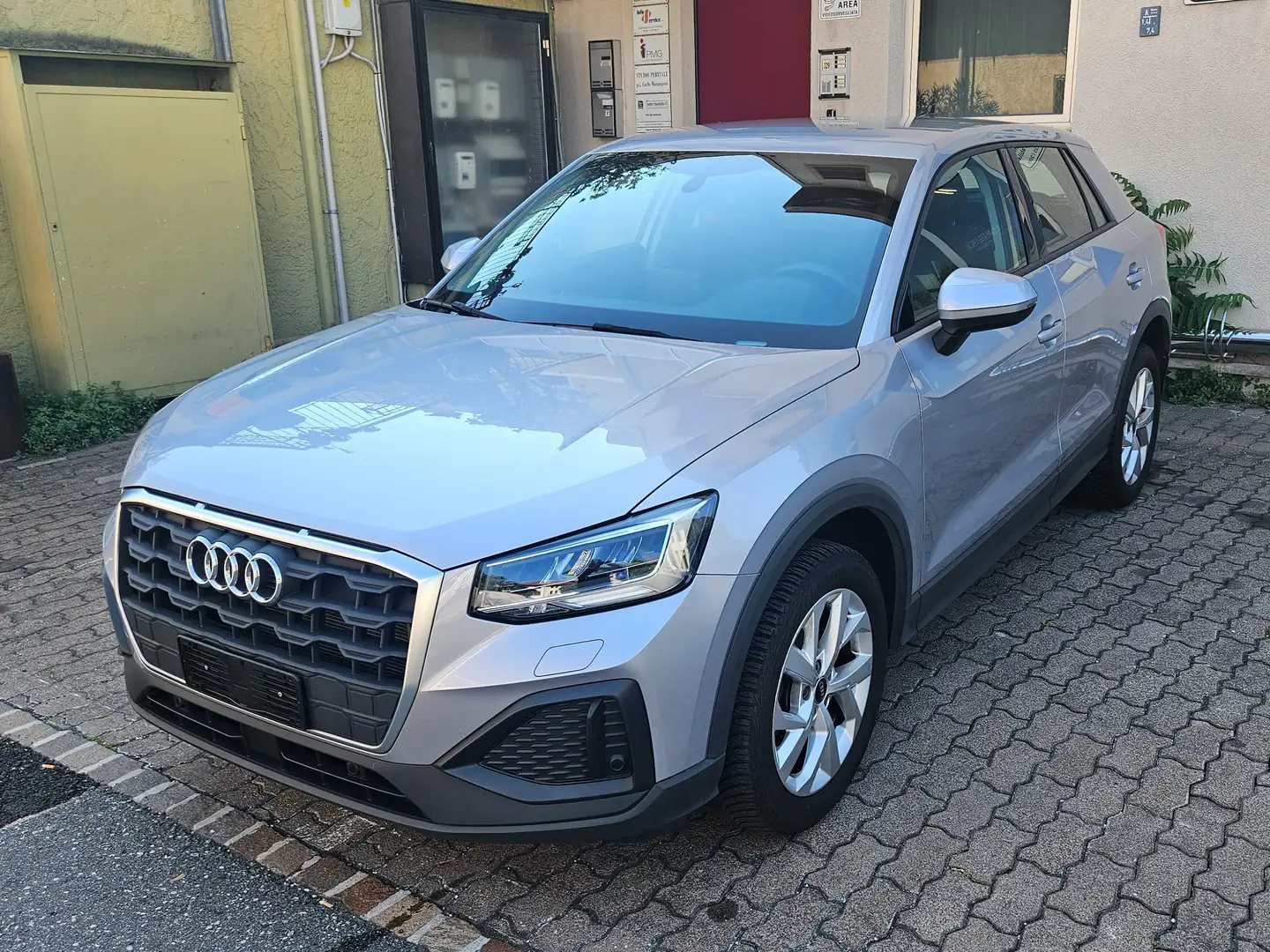 Audi Q2 30 1.0 tfsi 110cv C.MANUALE-NAVY-CAMERA-SED.RISC. Argento - 2