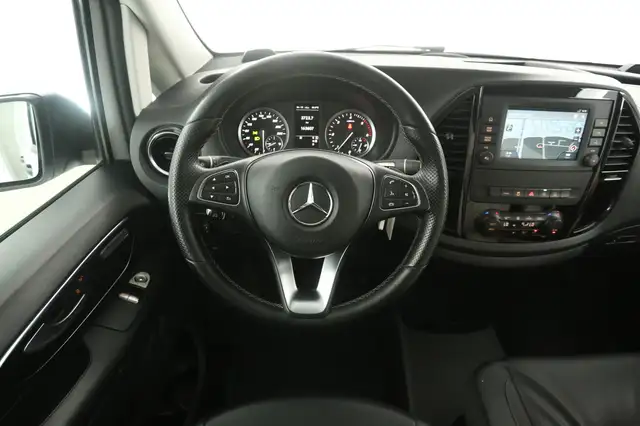 Mercedes-Benz Vito view 2