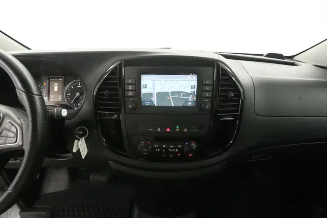 Mercedes-Benz Vito view 12