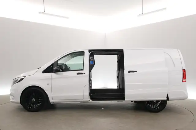 Mercedes-Benz Vito view 4
