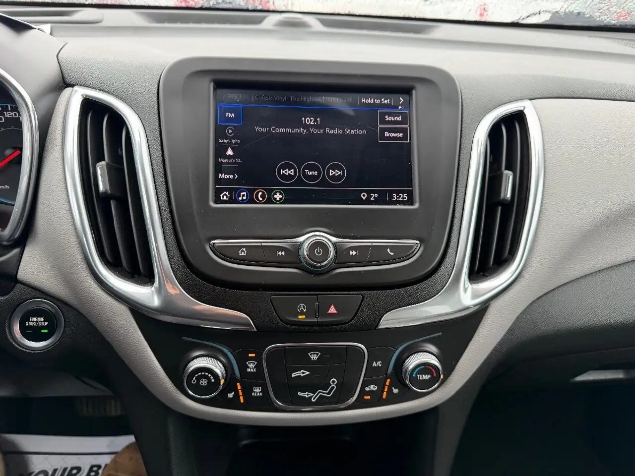 Chevrolet Equinox photo Chevrolet Equinox