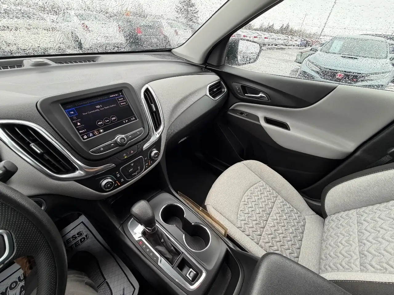 Chevrolet Equinox photo Chevrolet Equinox