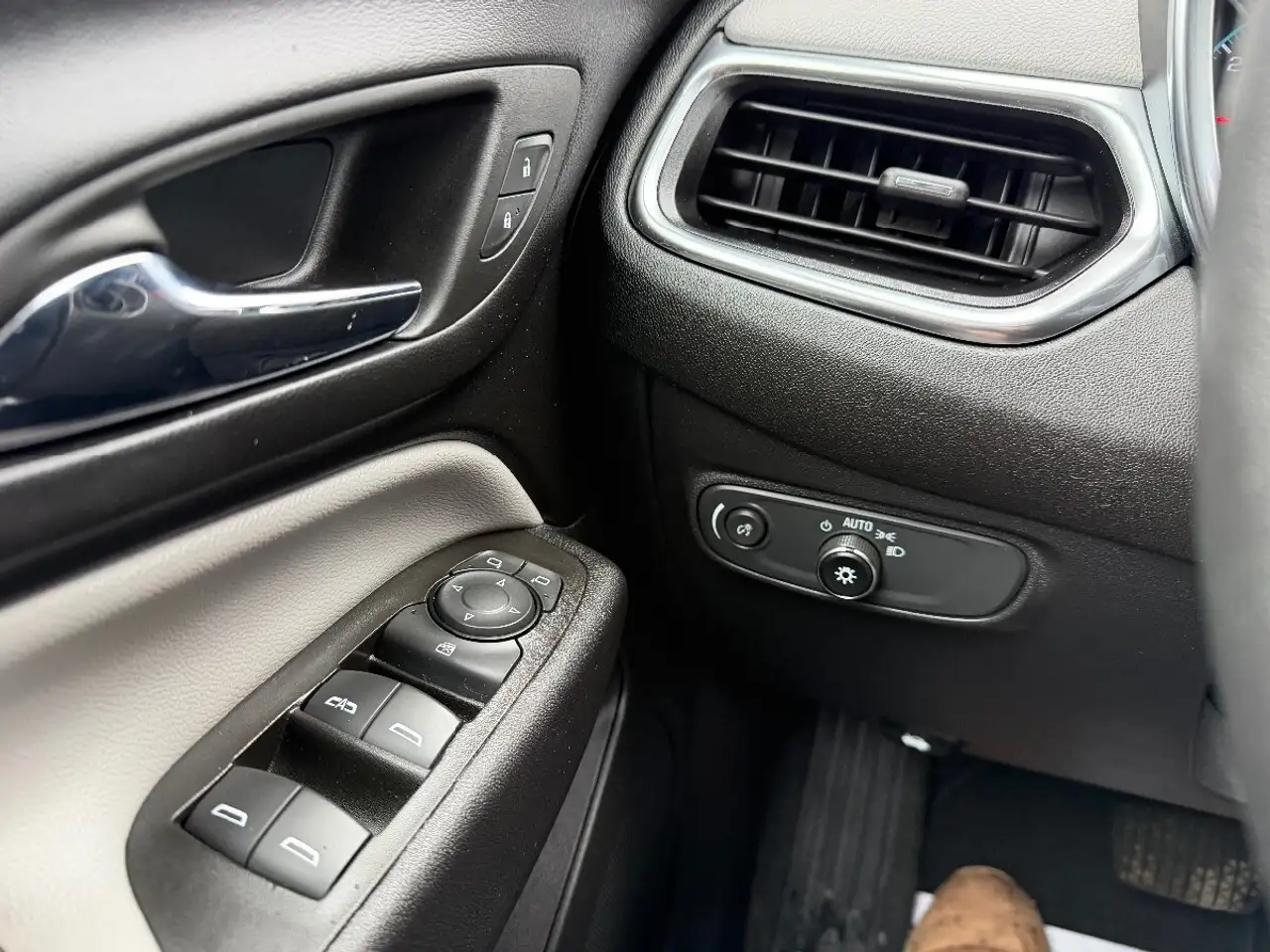 Chevrolet Equinox photo Chevrolet Equinox