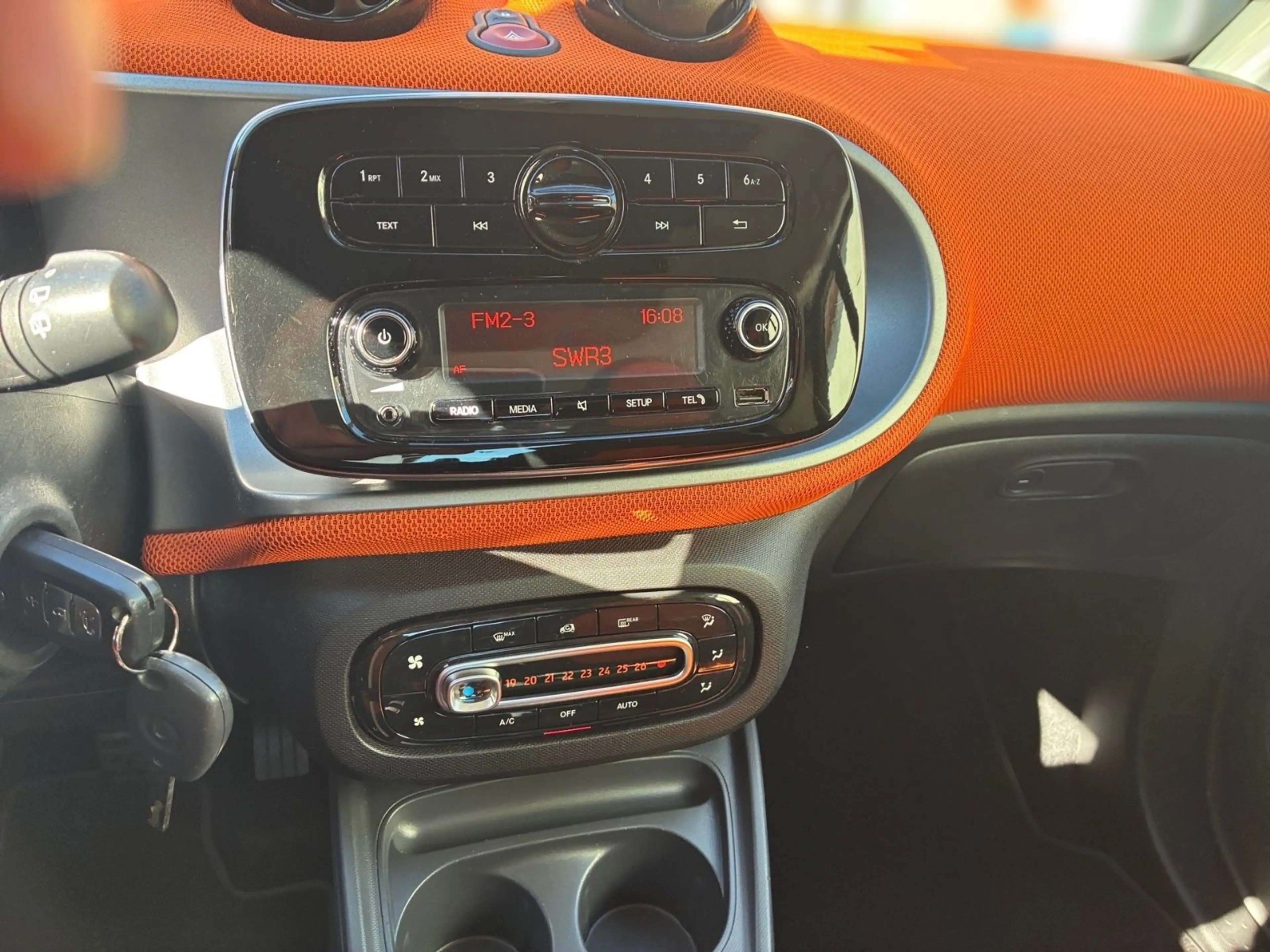 smart forTwo Passion SHZ Klima — photo 11