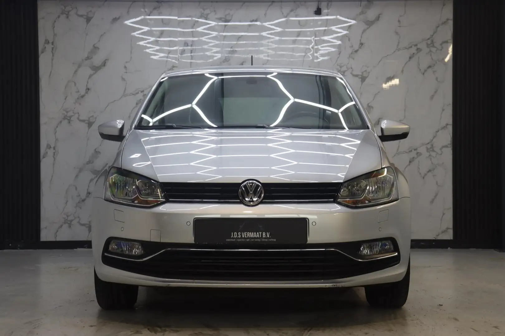 Volkswagen Polo 1.2 TSI Highline DSG Sound Ed Grijs - 2