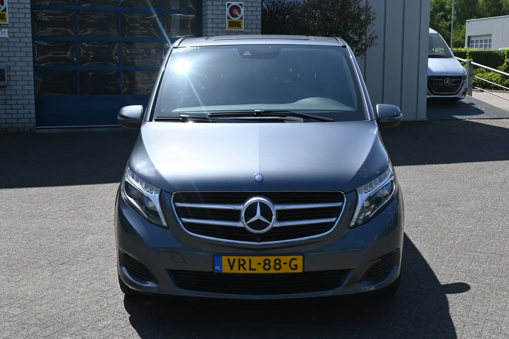 Mercedes-Benz V 250 250d L2 DC Avantgarde LED, Geventileerde stoelen, Šedá - 2