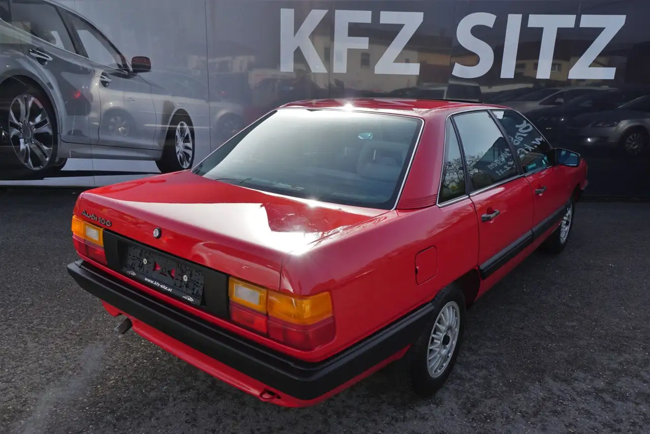 Audi 100 Oldtimer, foto 3