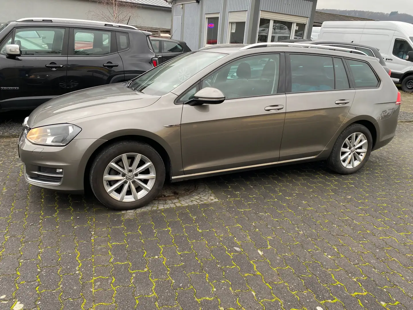 Volkswagen Golf Variant Lounge Scheckheft Zahnriemen neu vor 2 Wochen Grijs - 2