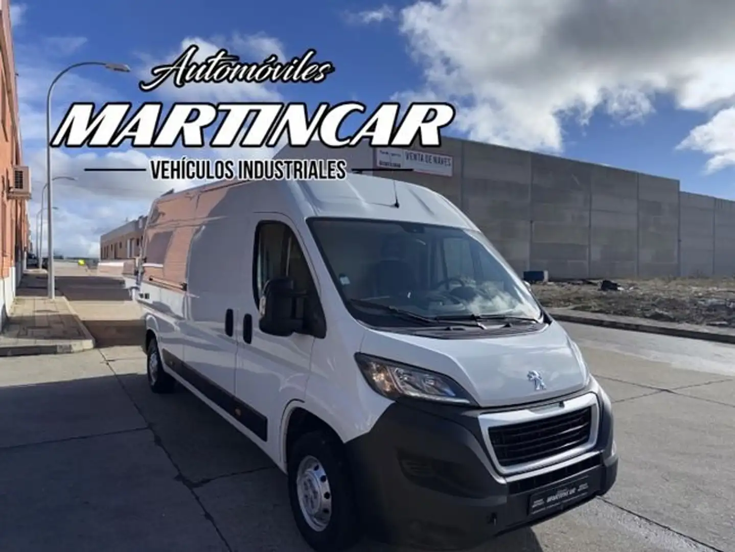 Peugeot Boxer 335 L3H2 BlueHDi 96KW 130CV Gris - 1