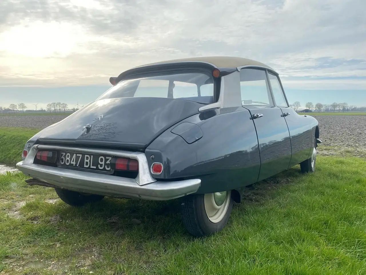 Citroen DS ID19 In Ongerestaureerde staat., foto 5