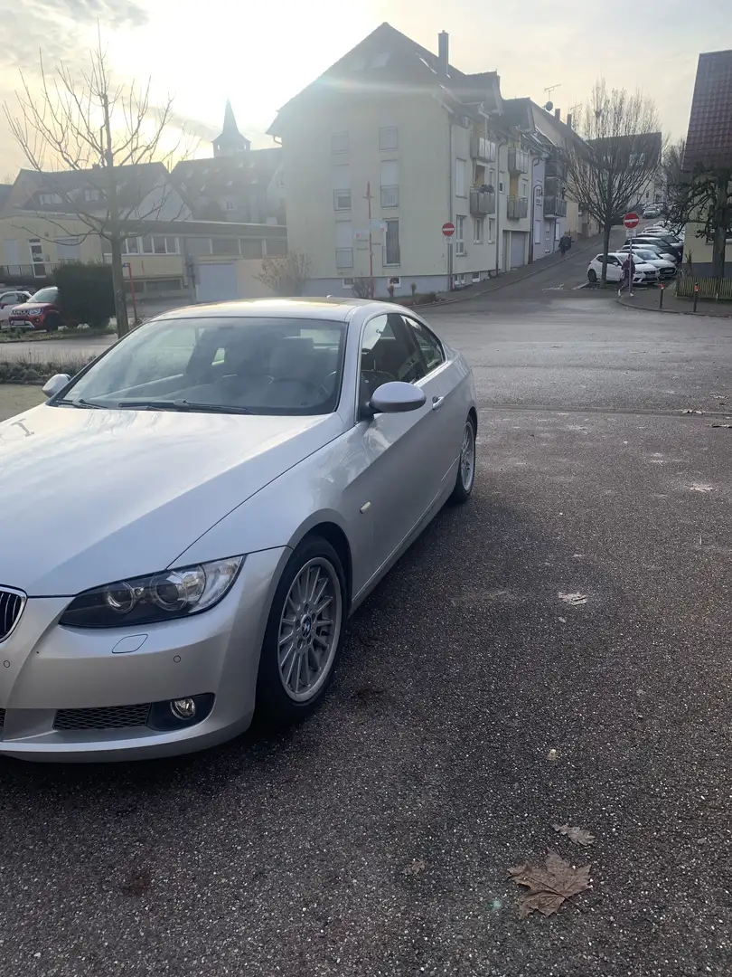 BMW 335 335i Grau - 2