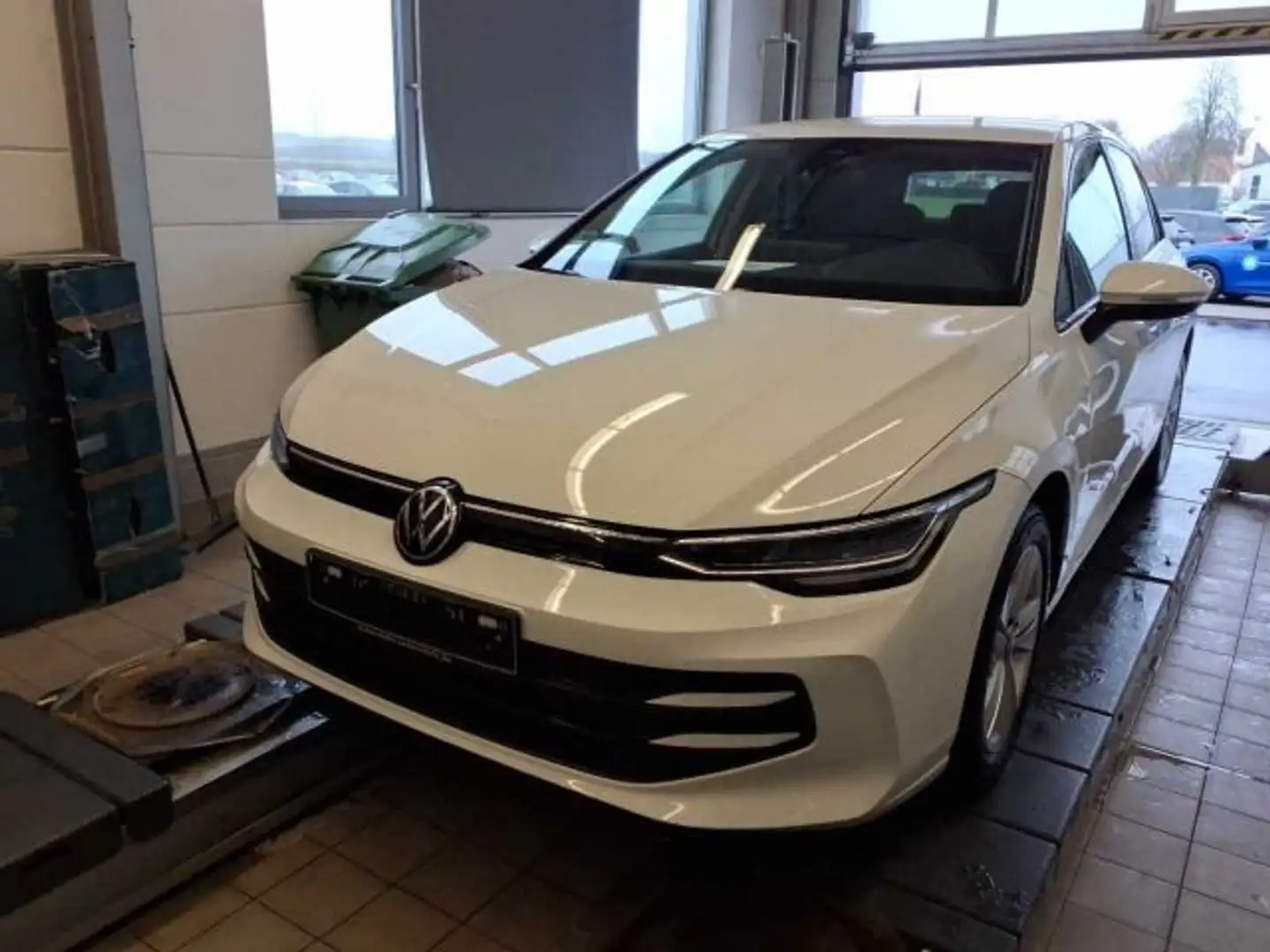 Volkswagen Golf VIII 1.5TSI Life Navi LED Kamera Weiß - 2