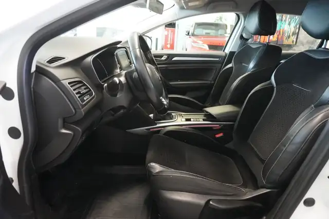Renault Megane view 8