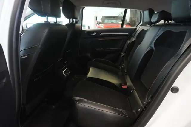 Renault Megane view 9