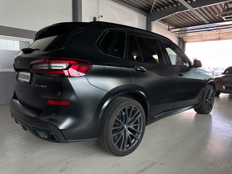 BMW X5 xDrive 30d Black Vermilion M-Sport — photo 3