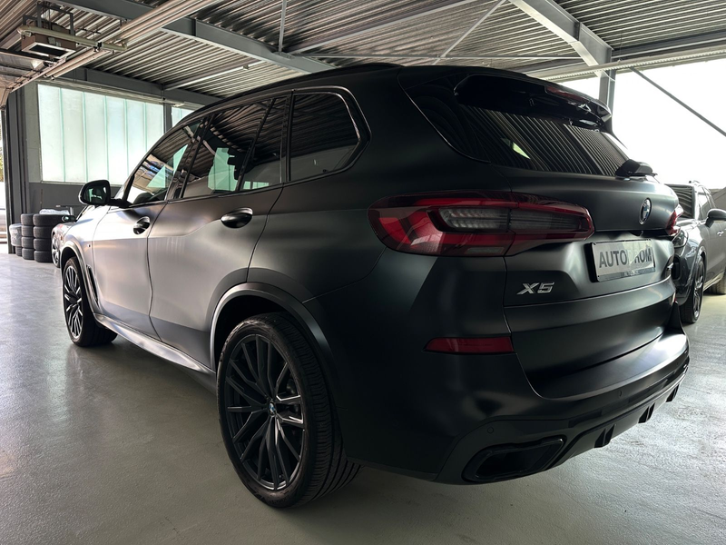 BMW X5 xDrive 30d Black Vermilion M-Sport — photo 7