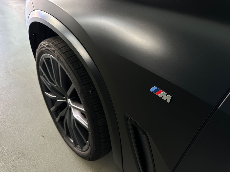 BMW X5 xDrive 30d Black Vermilion M-Sport — photo 6