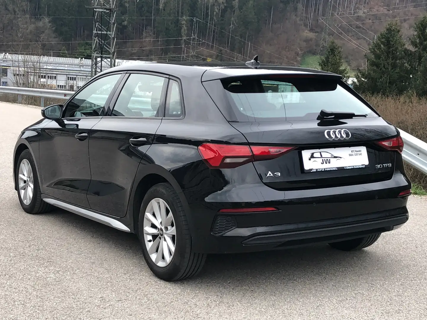 Audi A3 Garantie-2026, Neuwertig, FINANZIERUNG MÖGLICH Schwarz - 2