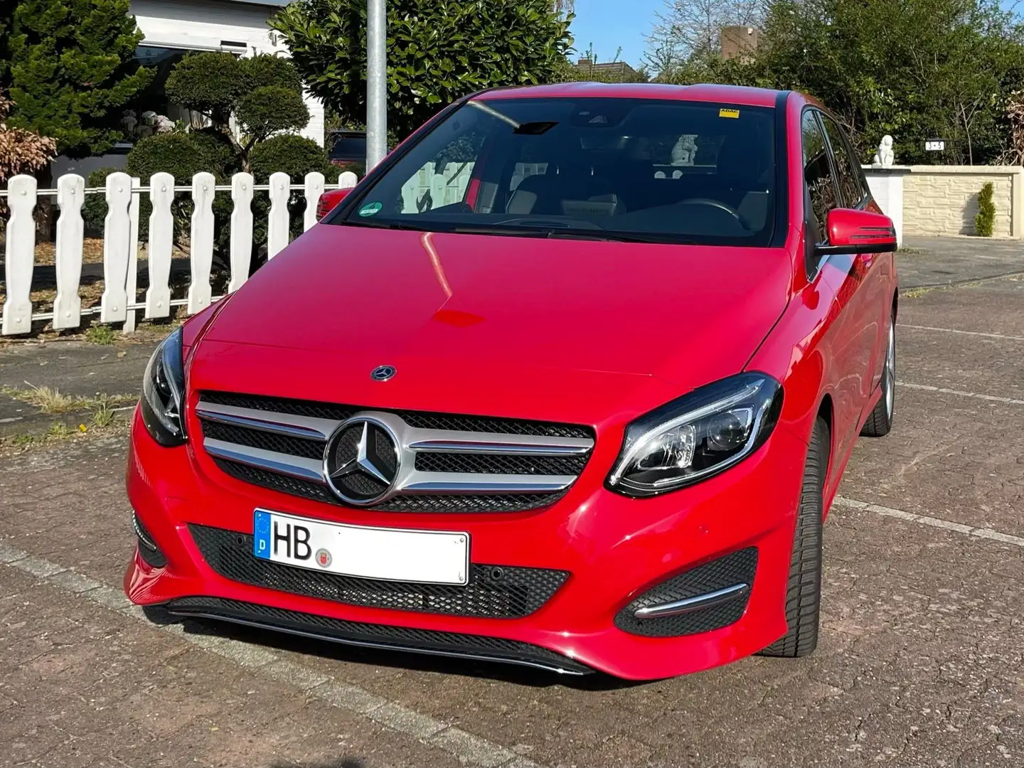 Mercedes-Benz B 180 B-Klasse Urban Rot - 2