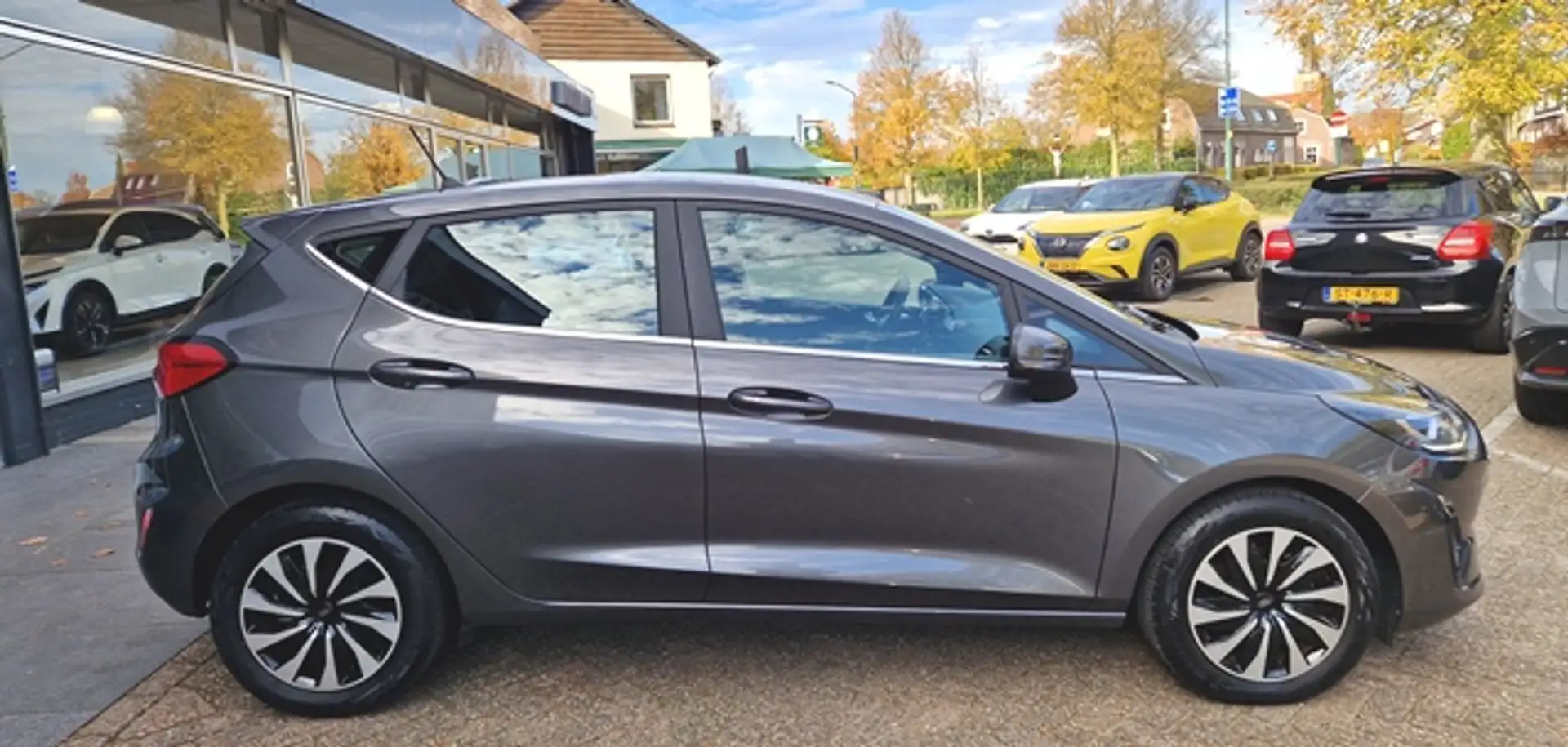 Ford Fiesta 1.0 125PK EcoBoost Mild-Hybrid A/T Titanium Apple Grijs - 2