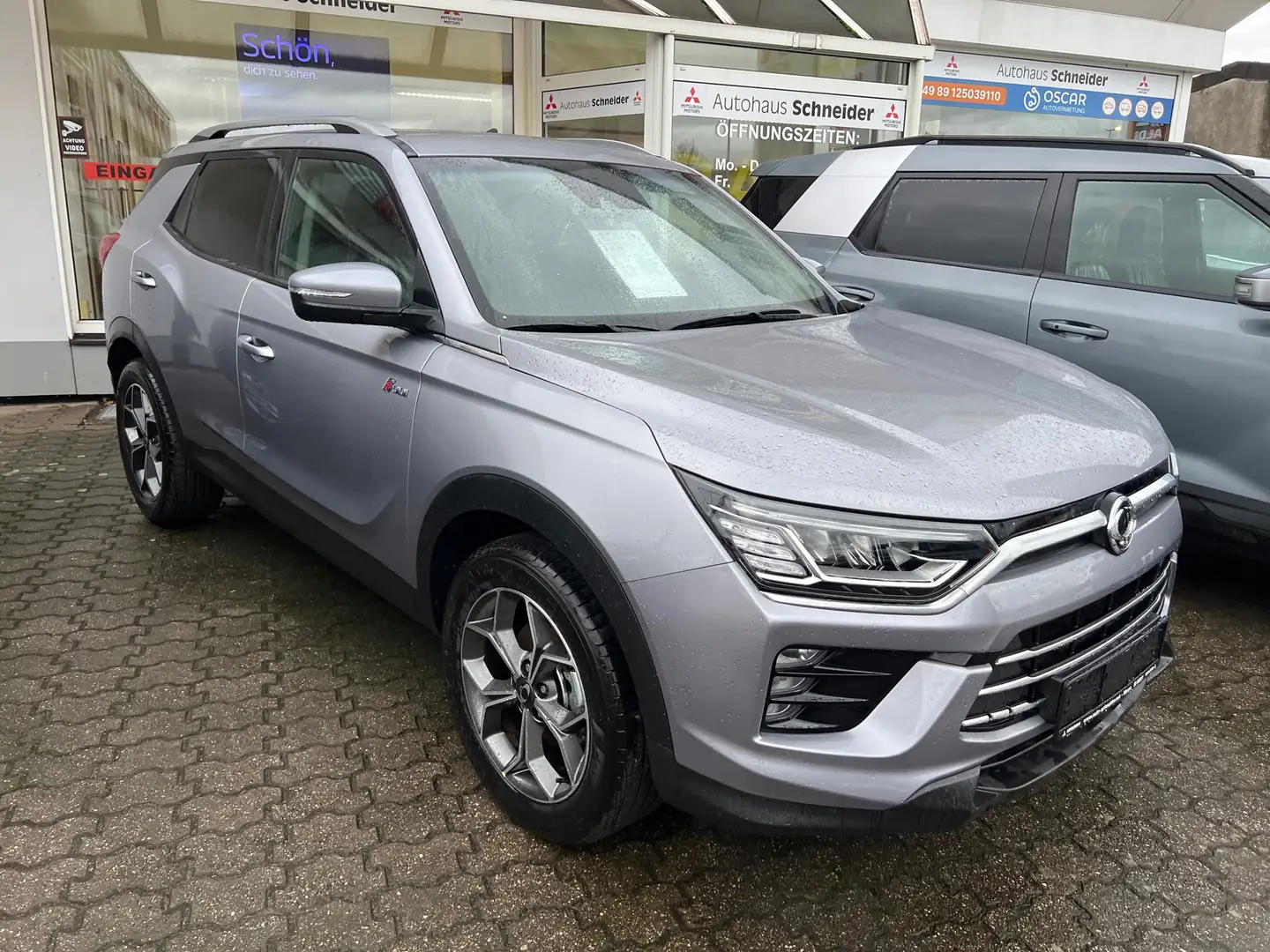 KGM Korando 1.5 T-GDi 2WD Automatik ,,Spezial" Gris - 2