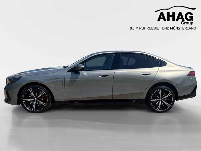BMW 550 e xDrive LIMOUSINE — photo 6
