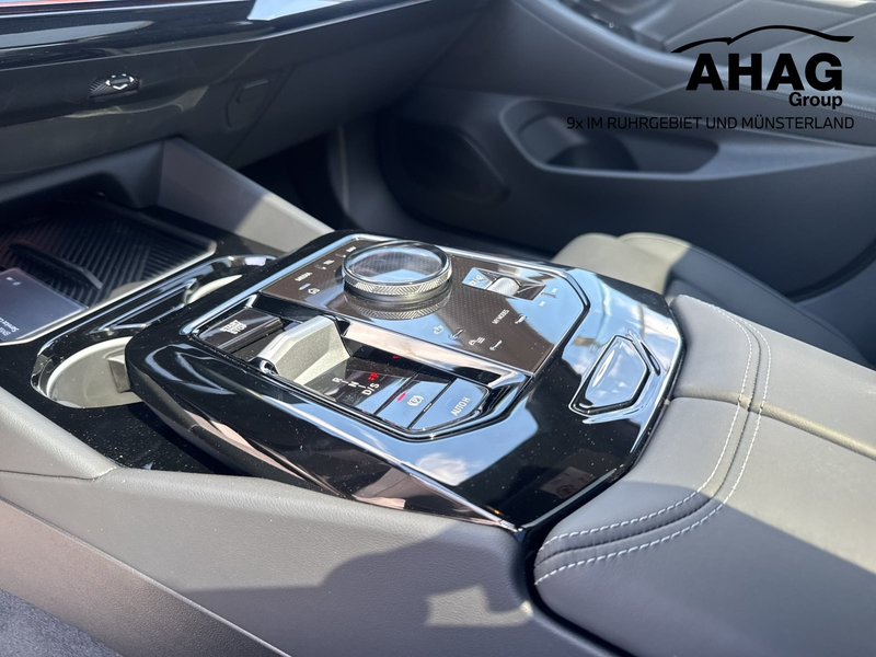 BMW 550 e xDrive LIMOUSINE — photo 10