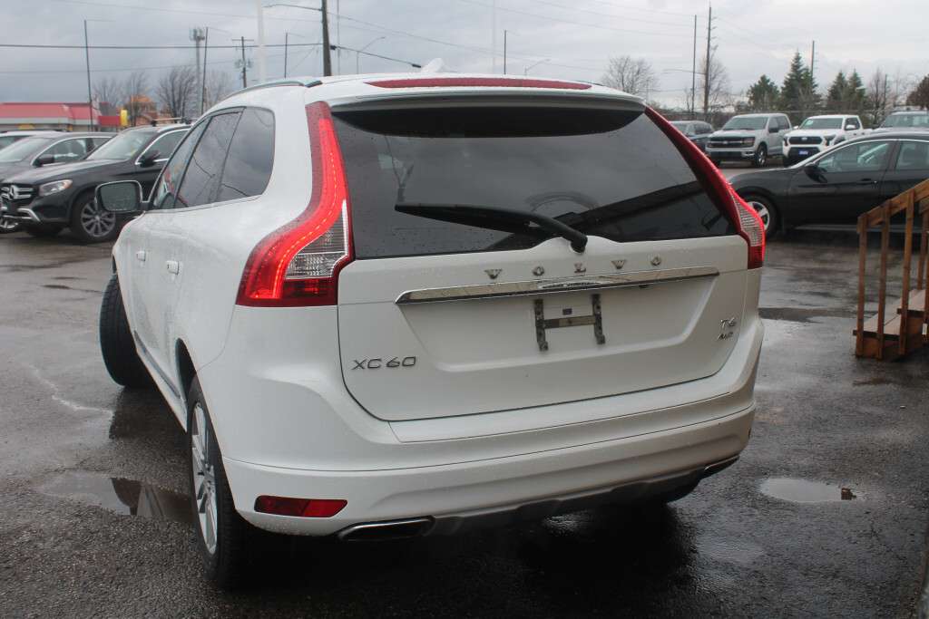 2017 Volvo XC60 T6 Drive-E Premier AWD | Clean CARFAX | Nav Sunroo thumb 6