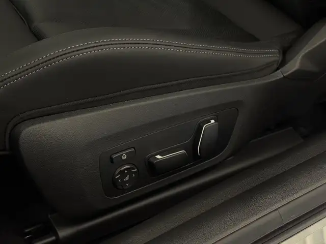 BMW M4 Competition M xDrive *Innovationspaket Harmam Kardon* Ansicht 18