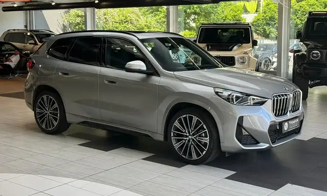 BMW X1 view 4