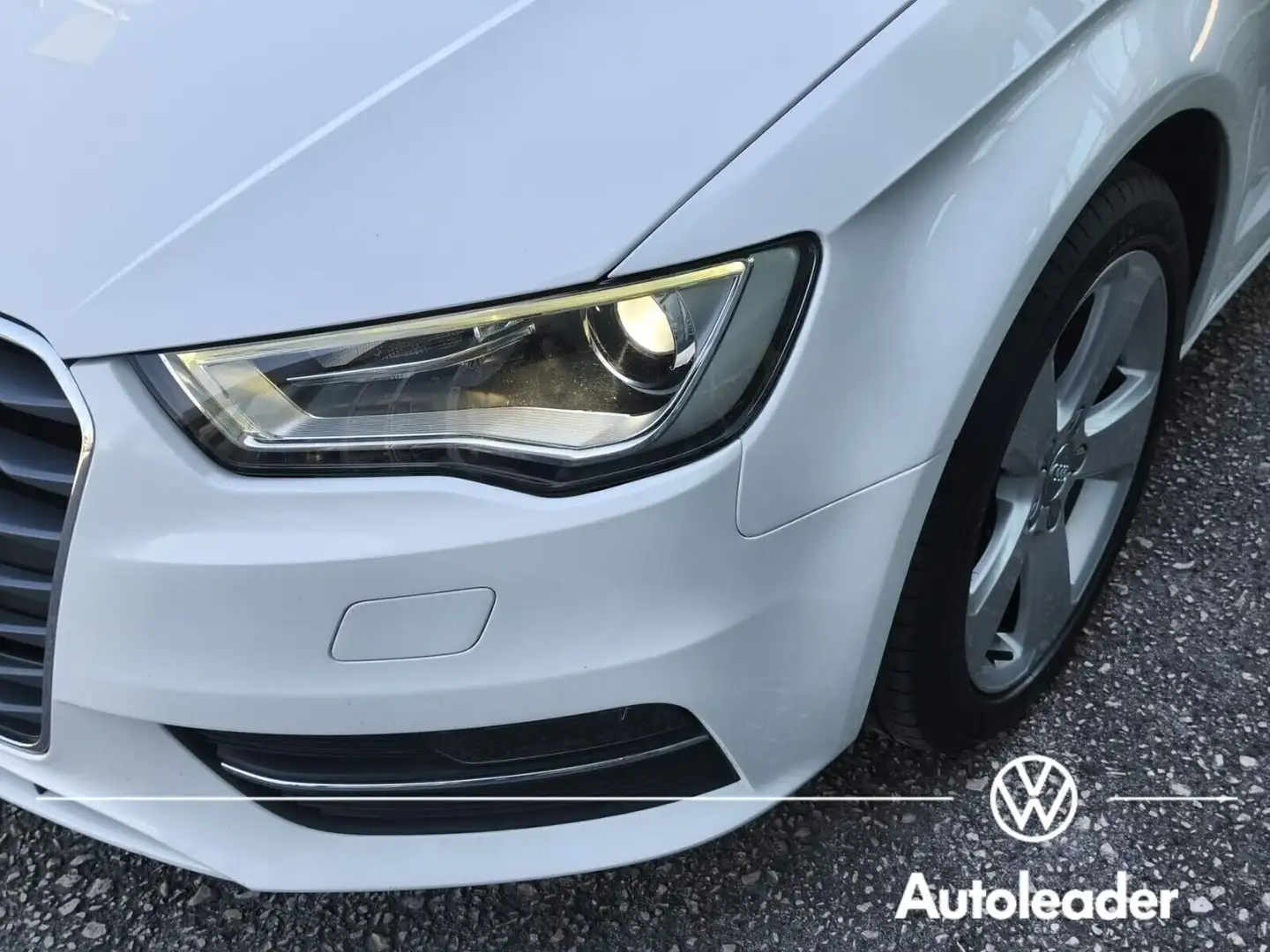 Audi A3 SPB 1.4 TFSI S tronic g-tron Attraction Blanc - 2