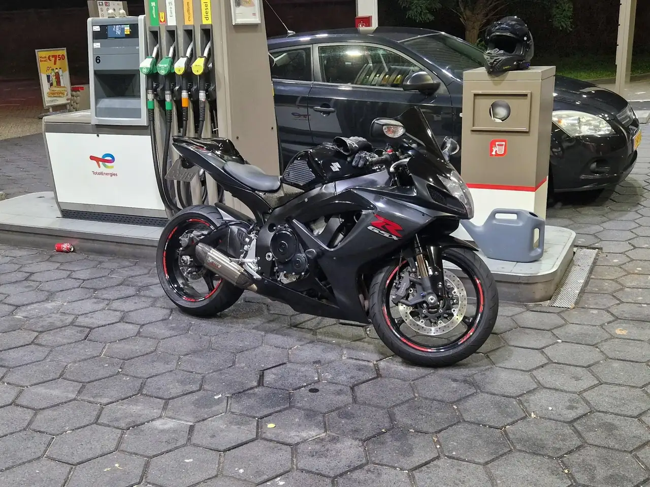 Suzuki GSX-R 750