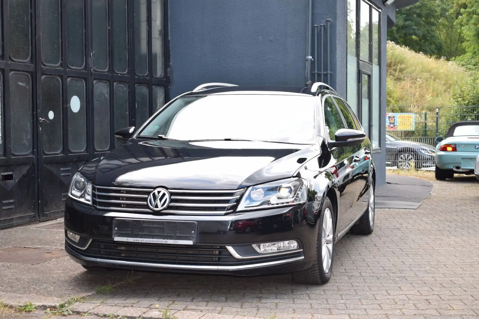 Volkswagen Passat Variant 1,8 Comfortline Xenon AHK Navi Schwarz - 1