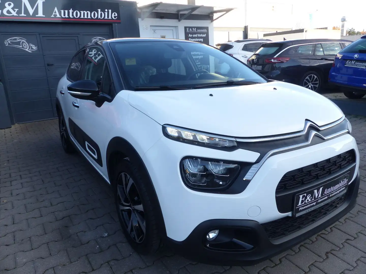 Citroen C3 Shine*NUR 18.271KM*NAVI*KAMERA*SHZ*TEMPOMAT* Weiß - 2