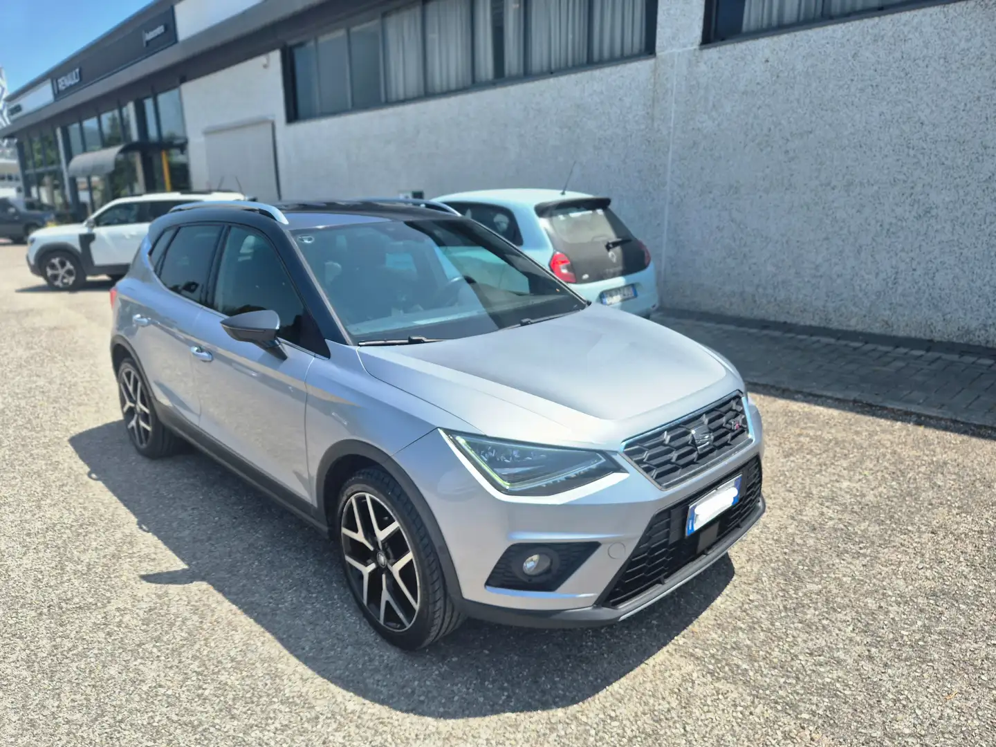 SEAT Arona Arona 1.0 tgi FR 90cv Gris - 1