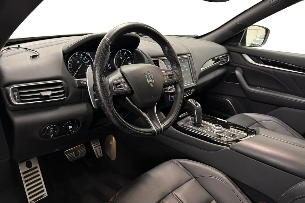 Maserati Levante 2023 — фото 11