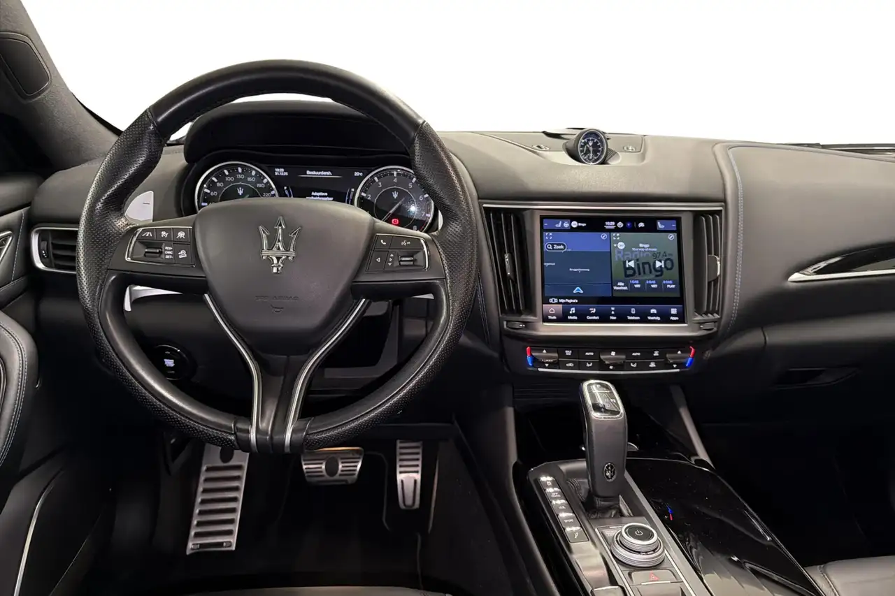 Maserati Levante 2023 — фото 12