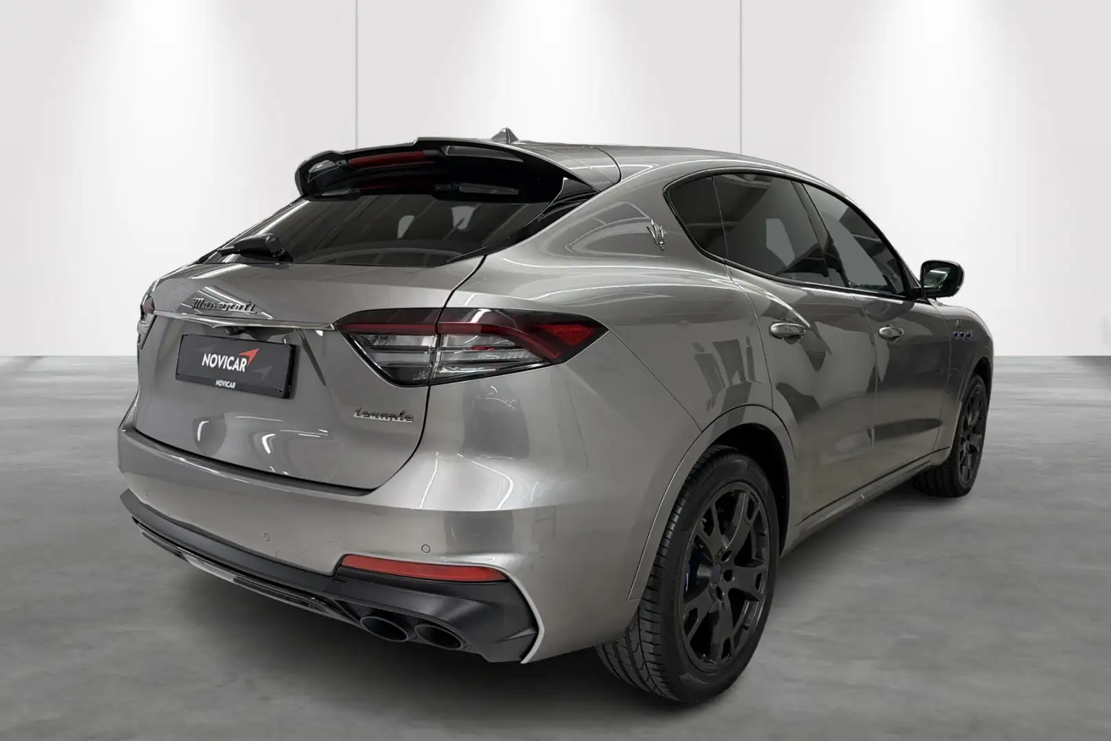 Maserati Levante 2.0 MHEV GT Automaat 4x4 Gris - 2