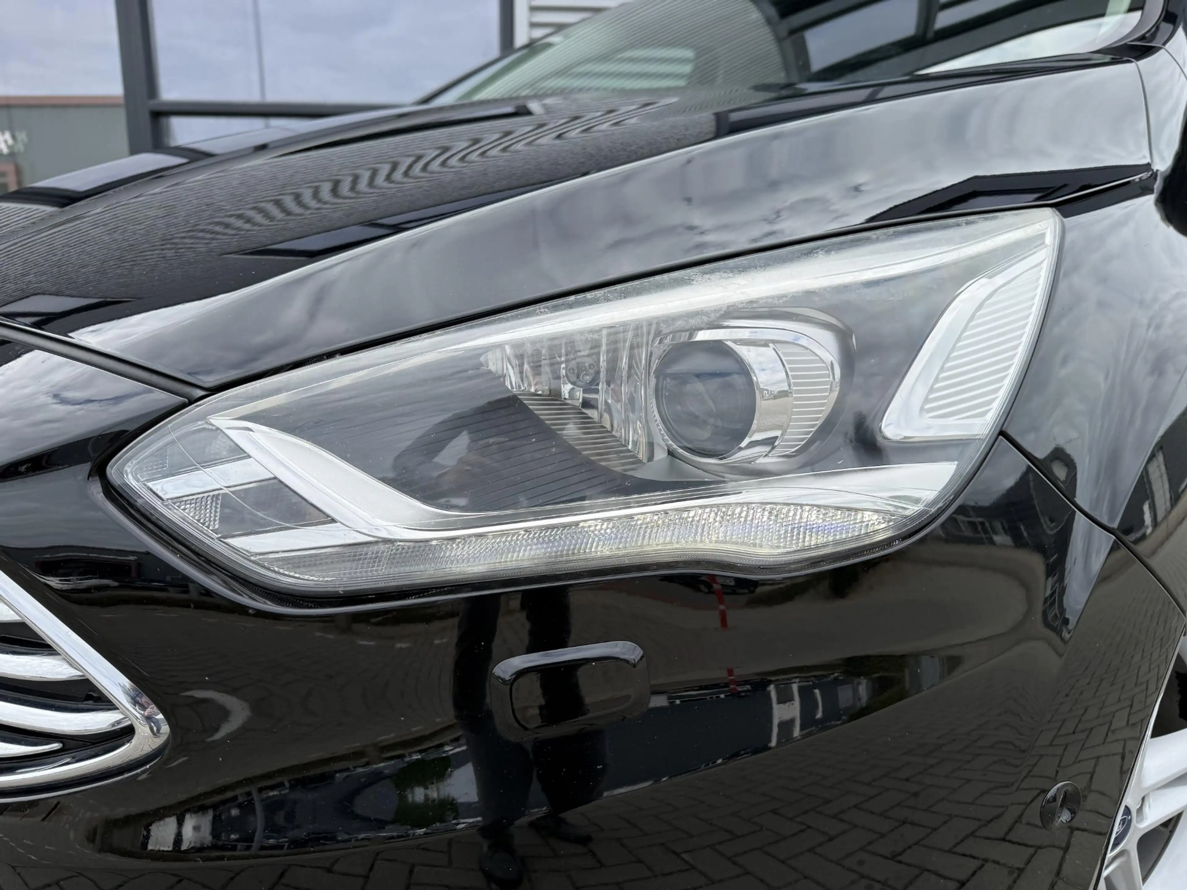 Ford C-Max 1.0 Titanium ✓Distributieketting ✓Bi-Xenon ✓Naviga — photo 2