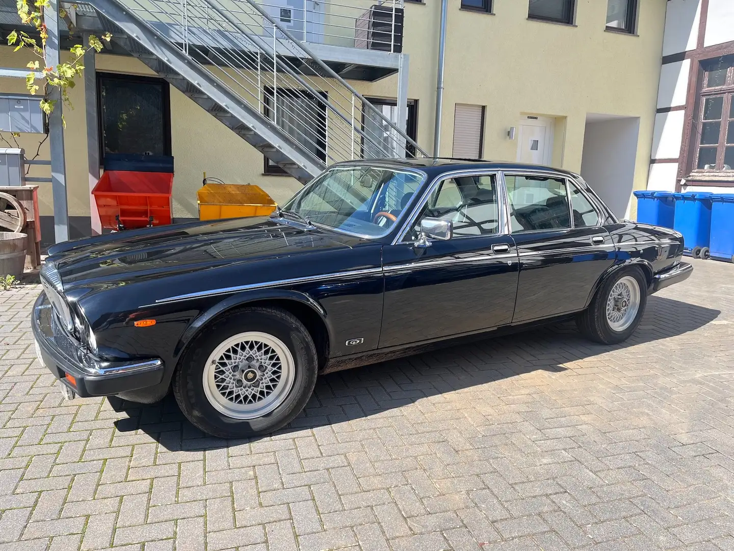 Jaguar XJ XJ12 5.3 Чорний - 2
