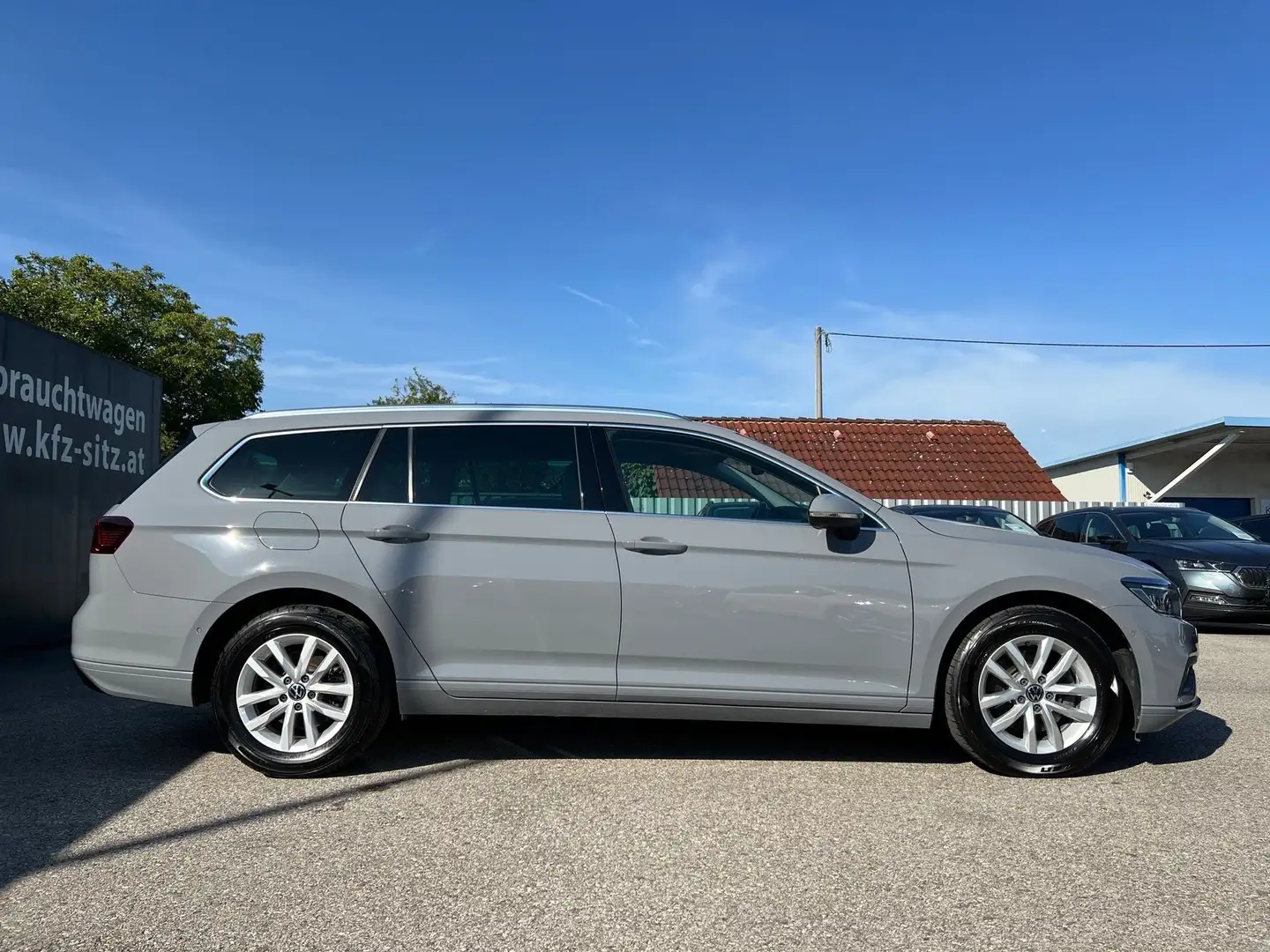 Volkswagen Passat Variant Business 2,0  TDI DSG| IQ LIGHT*AREA VIEW Grau - 2