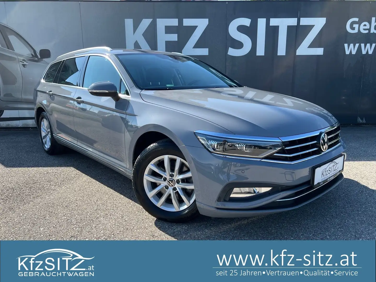 Volkswagen Passat Variant Business 2,0  TDI DSG| IQ LIGHT*AREA VIEW Grau - 1