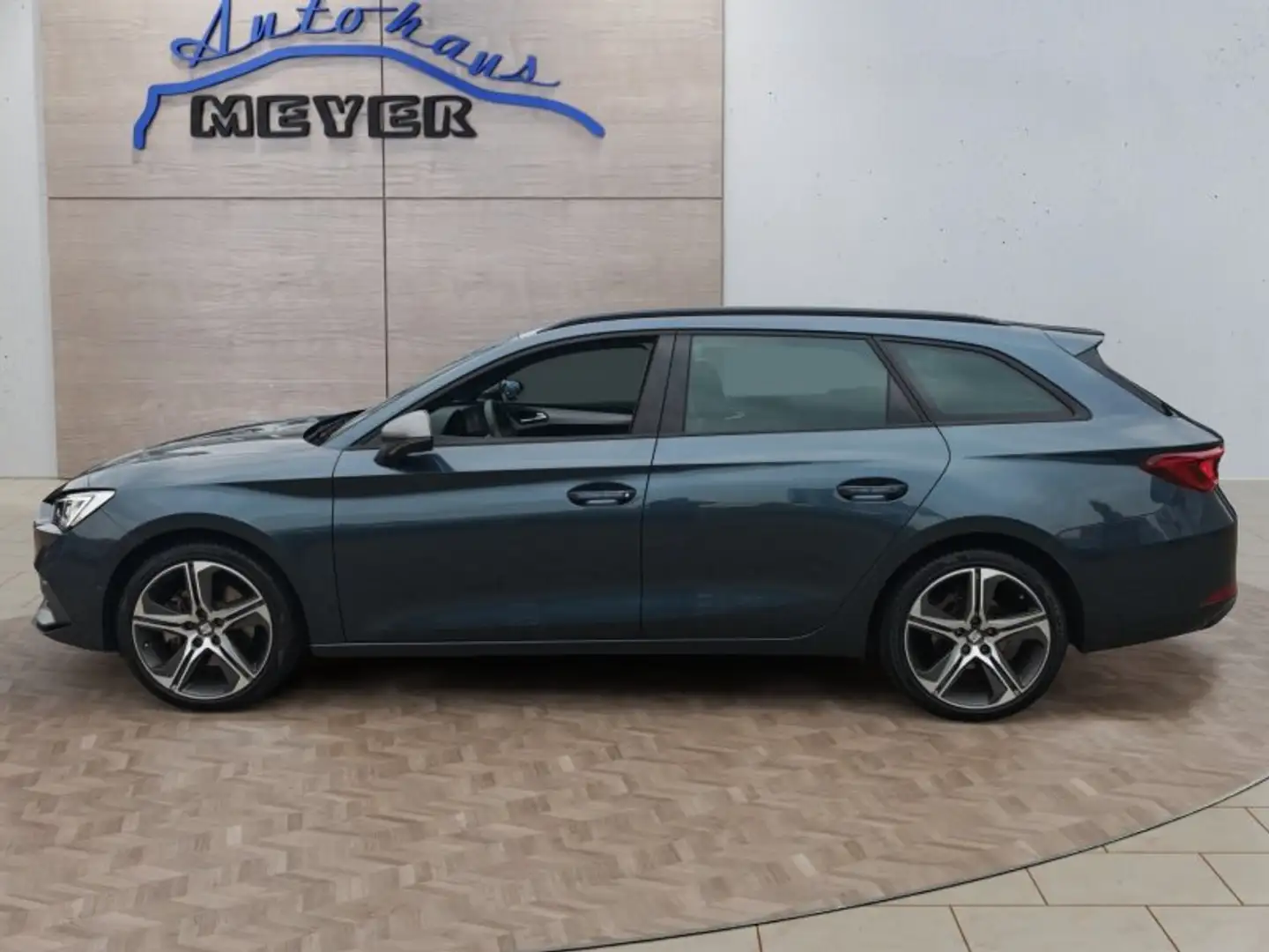 SEAT Leon Sportstourer 2.0 TDI FR  Pano/AHK/ACC/Navi - 2