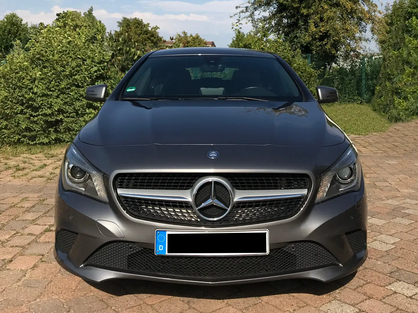Mercedes-Benz CLA 200 CLA 200d Shooting Brake (Urban Line) Grau - 2